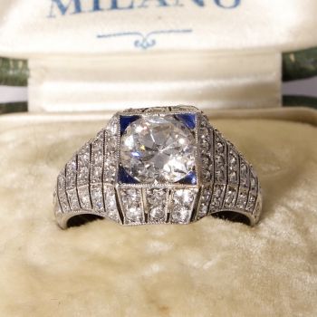 anello vintage con diamanti e zaffiri stile liberty